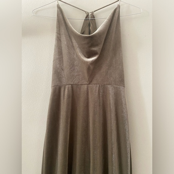 Jenny Yoo Jenny Yoo Sullivan Velvet Cowl Neck Gown Maxi in Sage size 00 - Picture 4 of 11